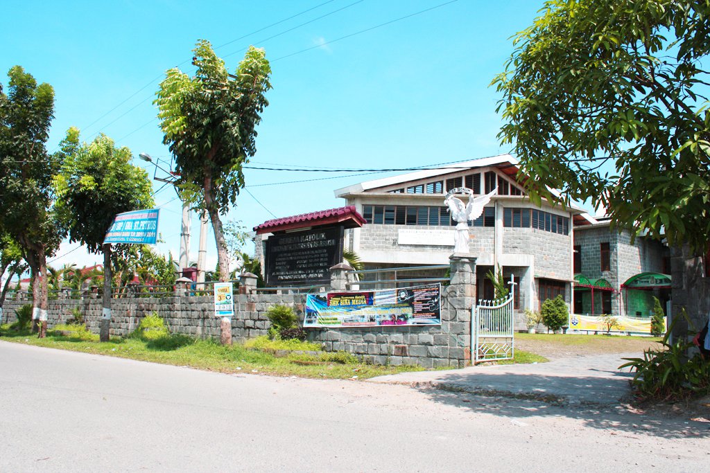 paroki padang bulan
