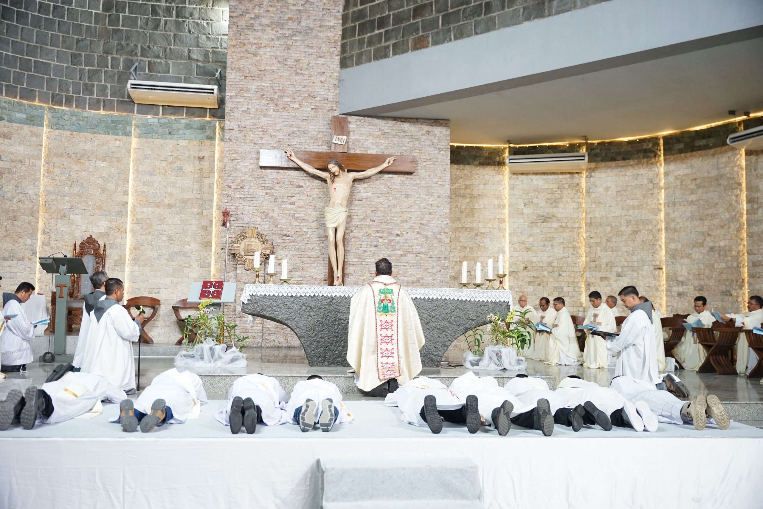 Perayaan Sukacita: Tahbisan 9 Imam Fransiskan Konventual di Paroki St. Fransiskus Assisi Padang Bulan – Medan