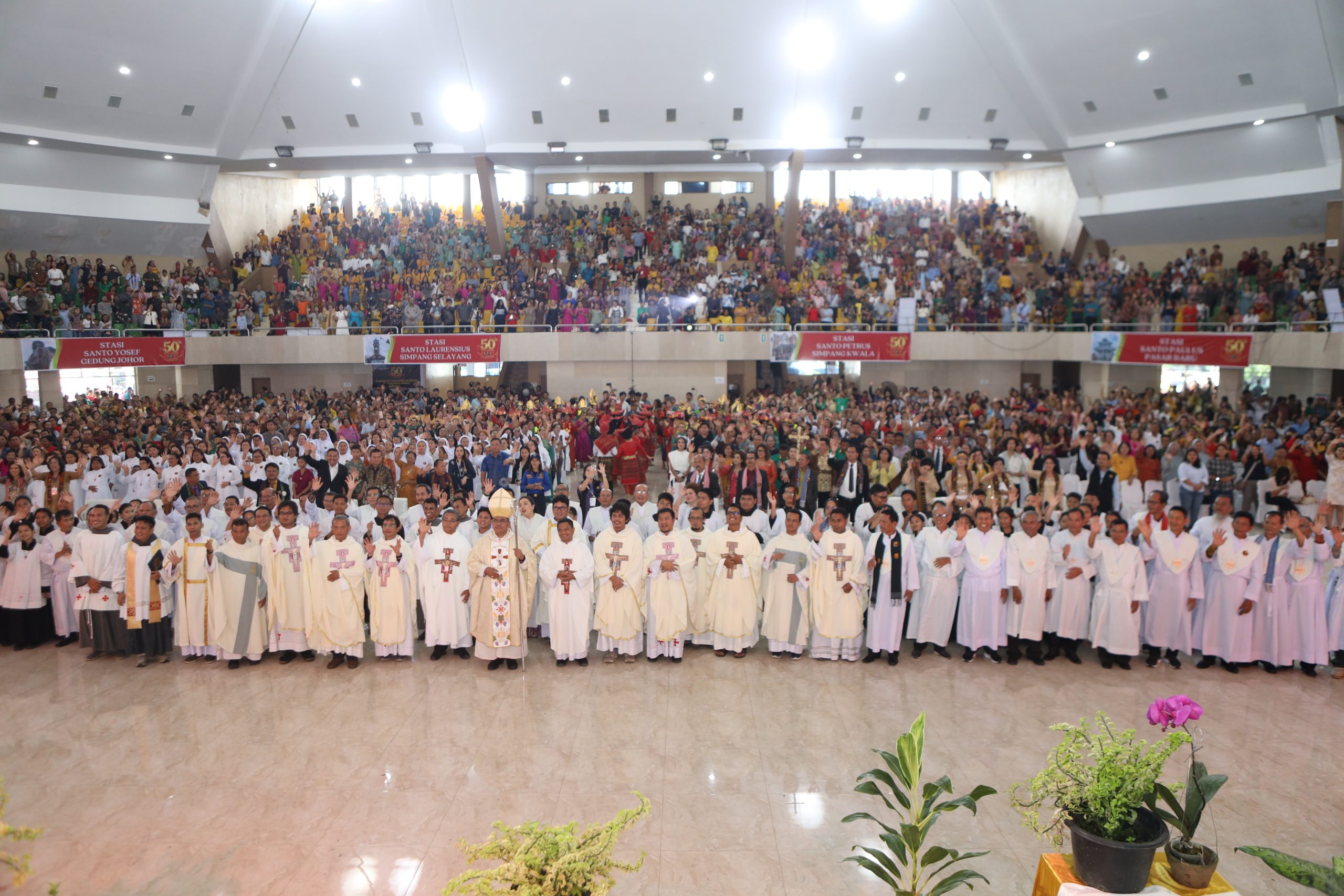 Setengah Abad dalam Kasih: Paroki St. Fransiskus Assisi Padang Bulan Rayakan Pesta Emas 50 Tahun